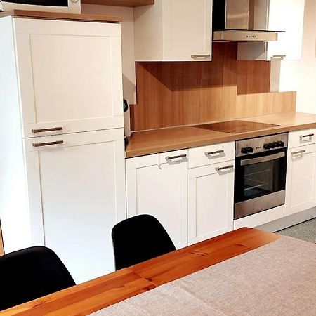 Zentrale Ferienwohnung - Direkt Am See Und Schloss 什未林 外观 照片